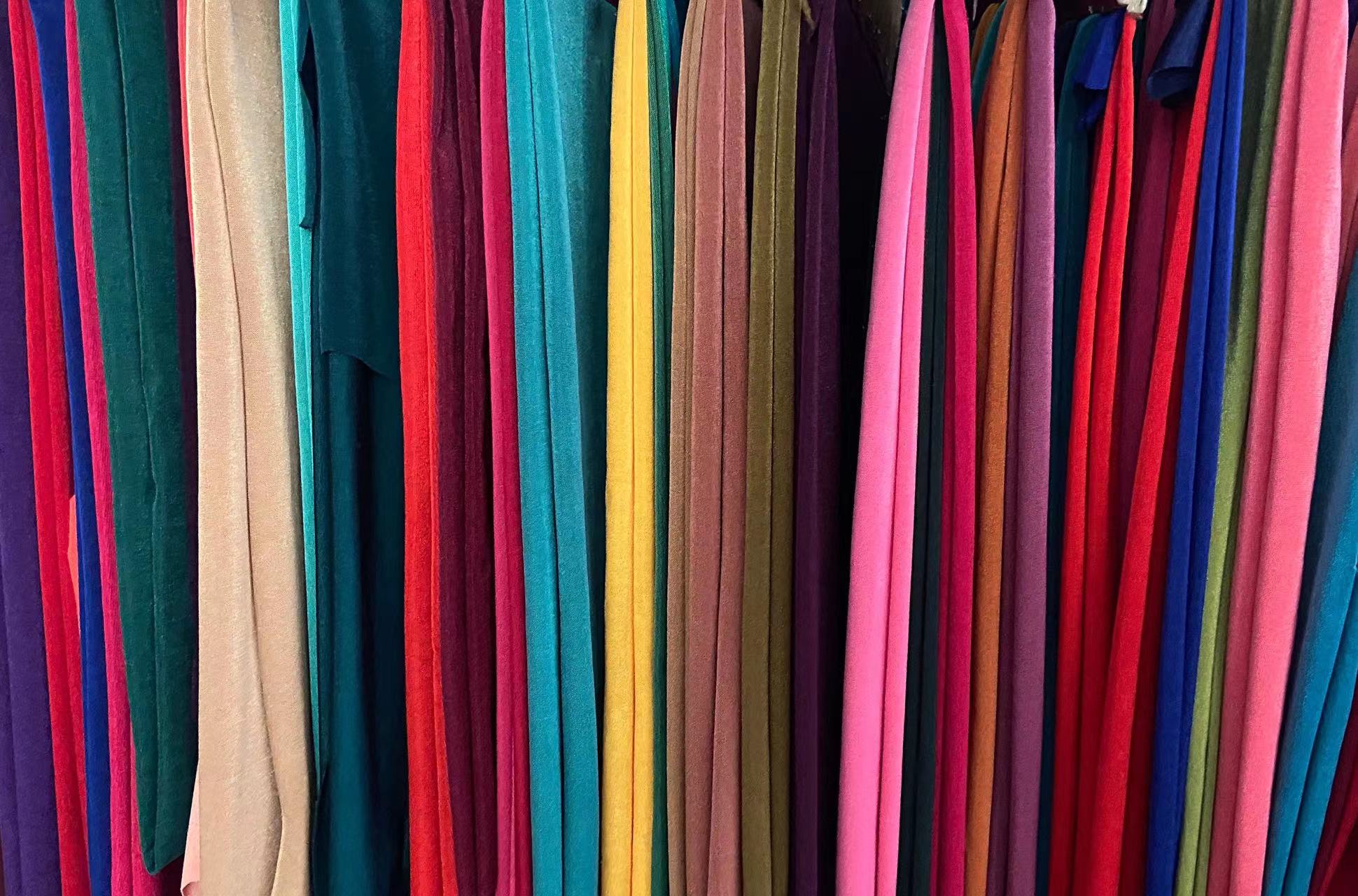 PLOYESTER KNITTED DYED CLOTH